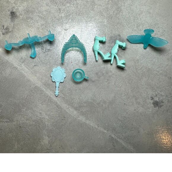 2003 Mattel Barbie Swan Lake Musical Castle Replacement Parts- 6 accessories - Picture 1 of 2